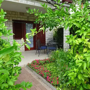 Niko Apartament